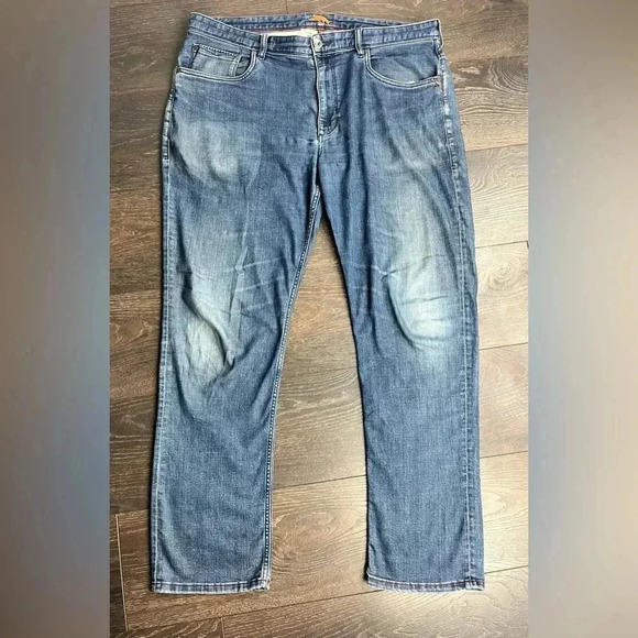 Tommy Bahama Men's Classic Fit Straight Leg Blue Denim Jeans Size 40 X 32 - Picture 4 of 7
